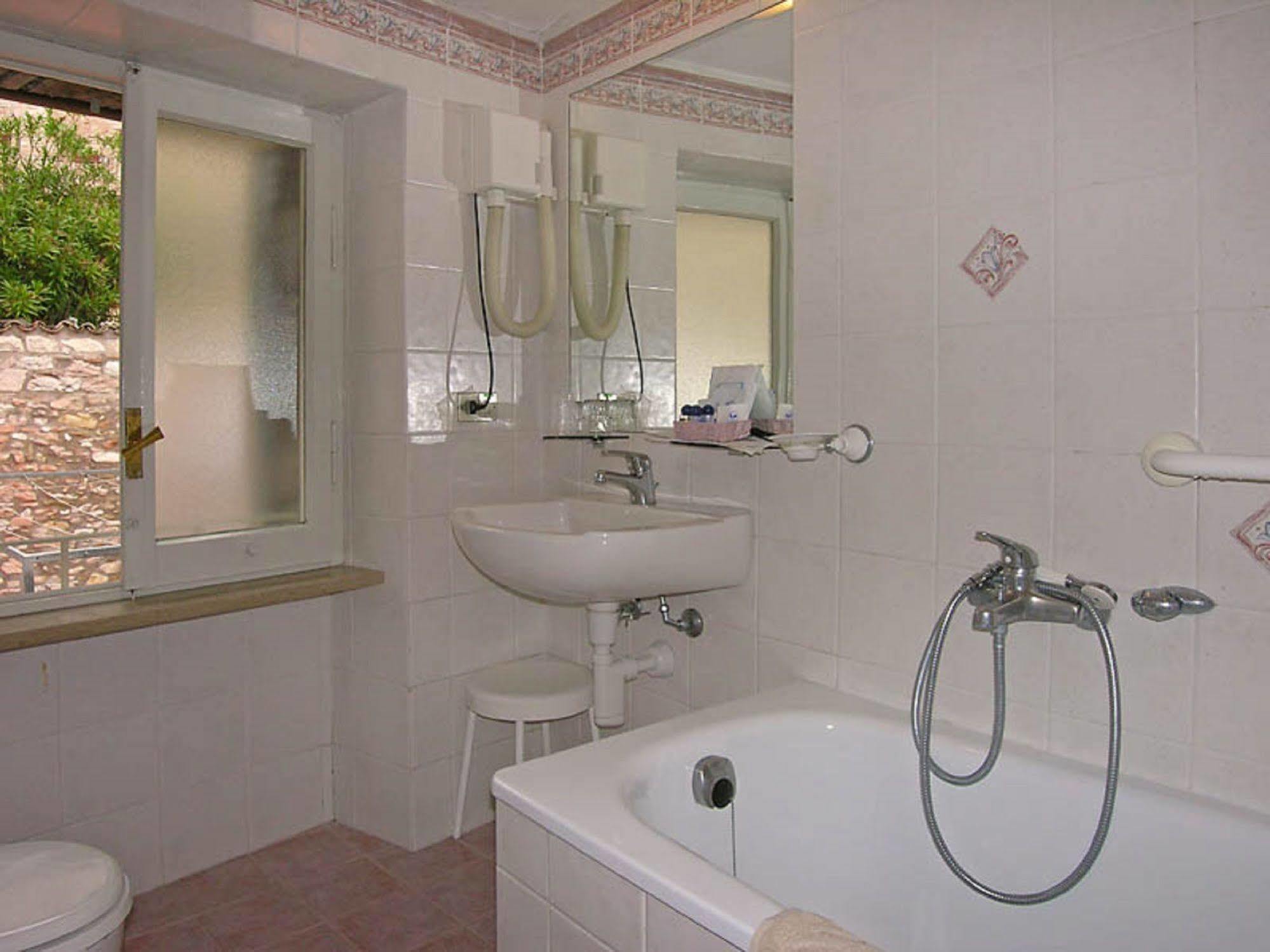 Hotel San Francesco Ασίζη Εξωτερικό φωτογραφία