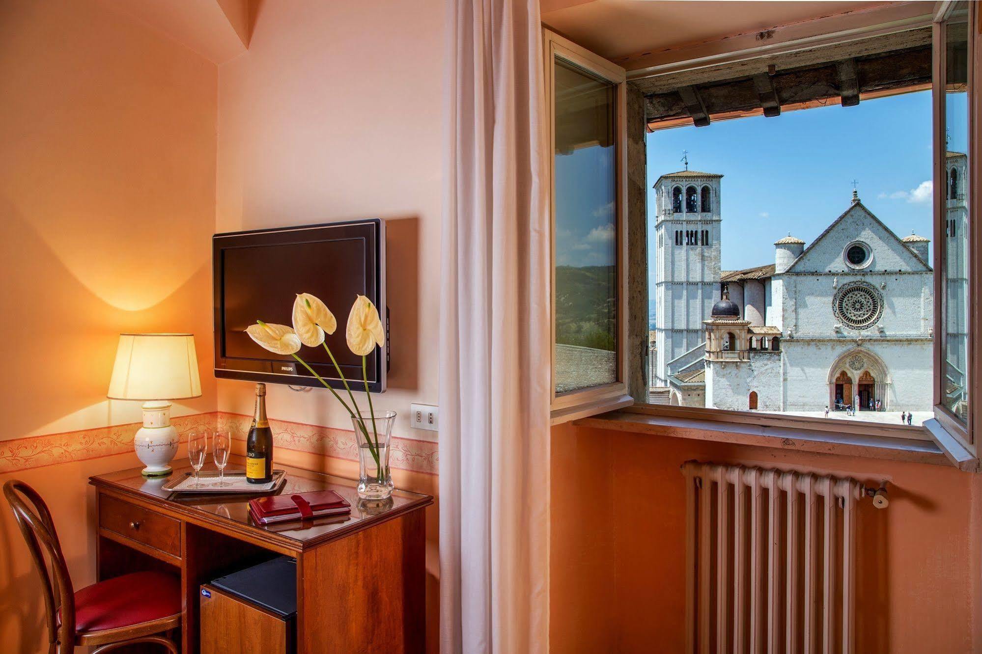 Hotel San Francesco Ασίζη Εξωτερικό φωτογραφία
